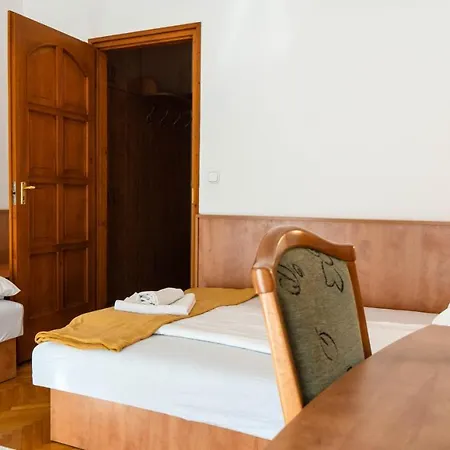 Bed & Breakfast Hidegpataki Fakapu Vadaszhaz *